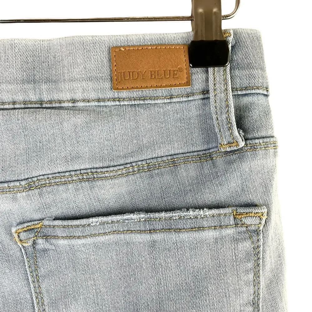 Judy Blue Pull-On Skinny Fit Jeans in Light Blue Wash, Size 7/28 - Picture 9 of 10